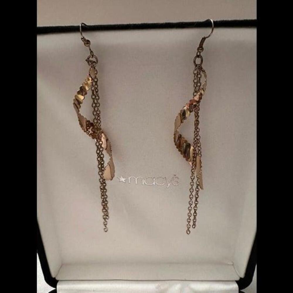 Elevate Your Elegance with Gold Dangling Earrings!